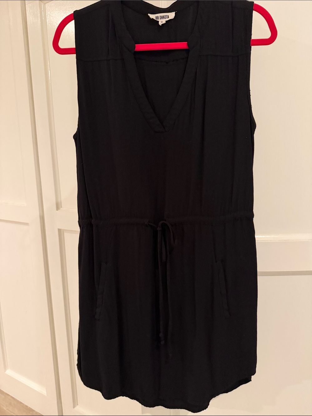 BB Dakota Black Sleeveless V-Neck Drawstring Dress